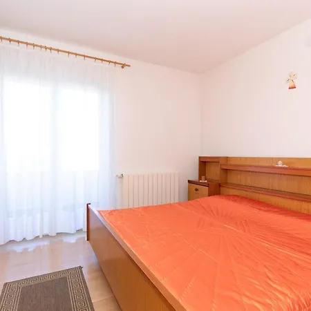 2-bedroom Krk - Near Krk Beaches & Town! Appartement Krk Town