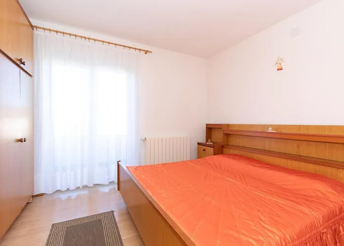 2-bedroom Krk - Near Krk Beaches & Town! 公寓 克尔克