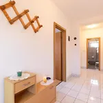 2-bedroom Krk - Near Krk Beaches & Town! Apartmán