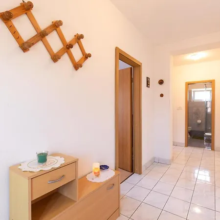 2-bedroom Krk - Near Krk Beaches & Town! Lägenhet