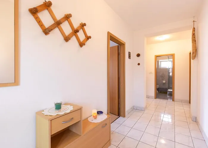 2-bedroom Krk - Near Krk Beaches & Town! Lejlighed