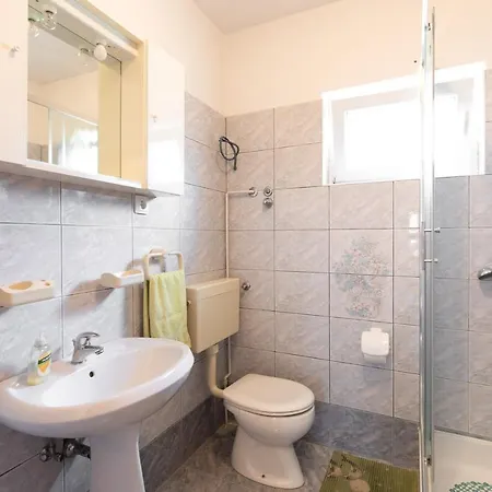 Apartamento 2-bedroom Krk - Near Krk Beaches & Town! *