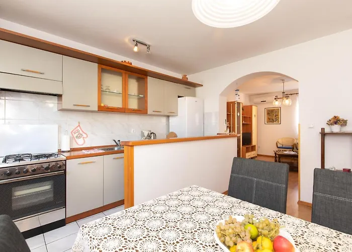 2-bedroom Krk - Near Krk Beaches & Town! Apartament *